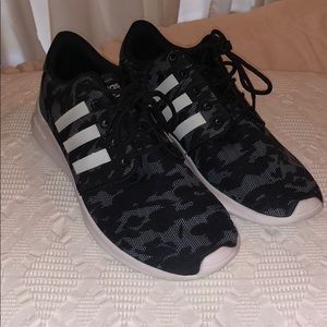 Adidas Cloud foam tennis shoes